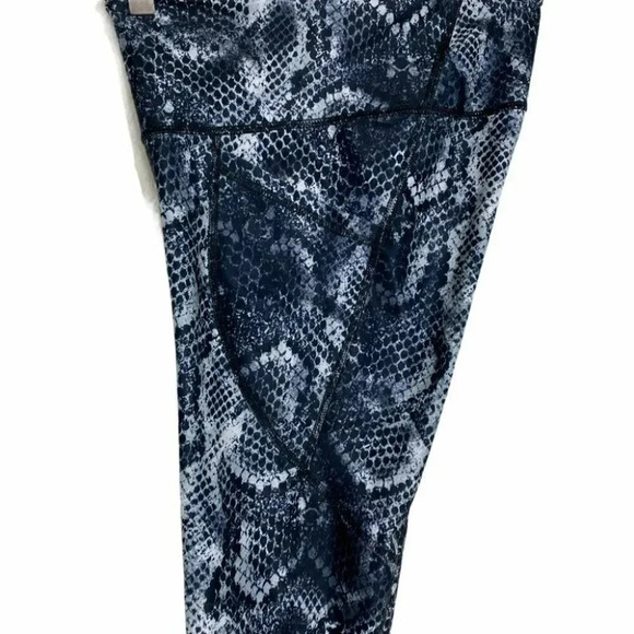 Champion S Reversible snakeskin capri‎ leggings - Picture 4 of 10